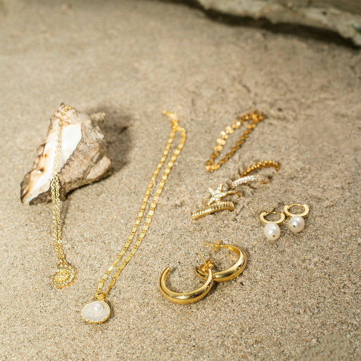Meribella Shell Pendant Necklace