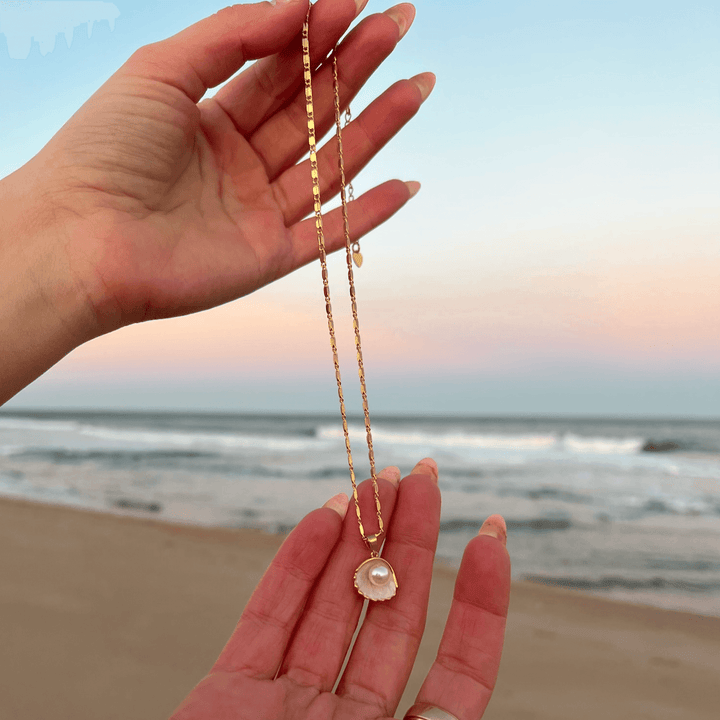 Meribella Shell Pendant Necklace